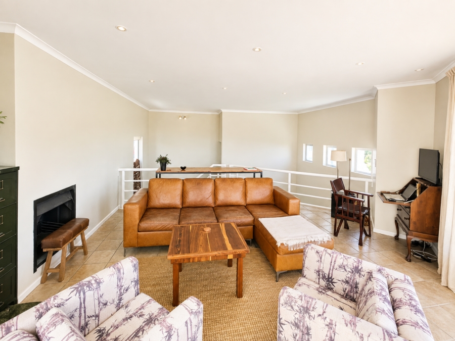 To Let 4 Bedroom Property for Rent in Table View Western Cape